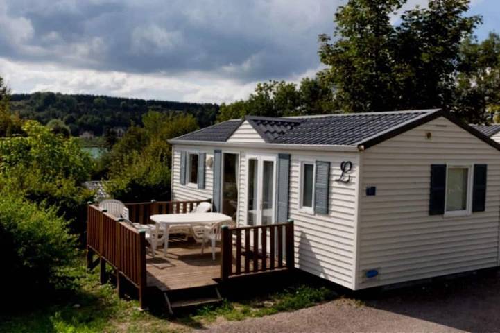 Zecamping 3 étoiles locatif 30m2 in Clairvaux-les-Lacs, Französischer Jura
