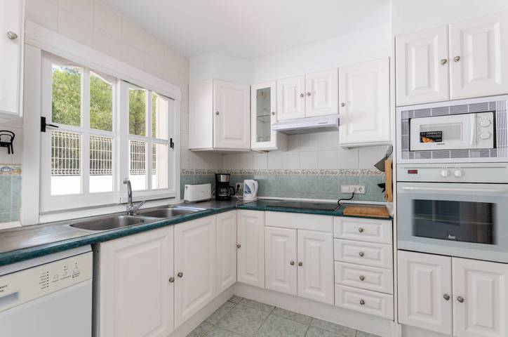 Villa pour 6 personnes, avec terrasse et jardin à Son Serra de Marina - 2