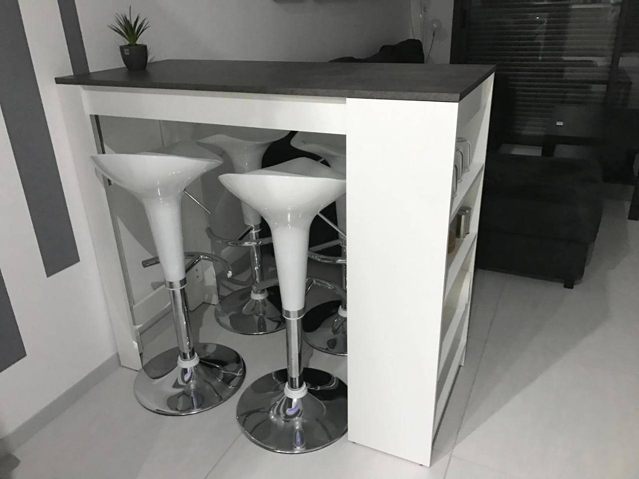 Appartement entier, Two-Bedroom Apartment in Pierrelatte, Région de nyons