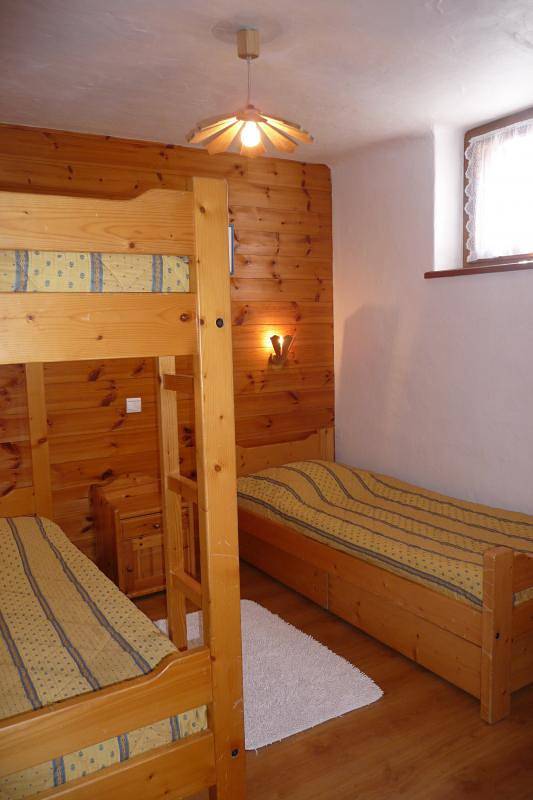 Gîte pour 6 personnes, avec jardin à Champagny-en-Vanoise - 4