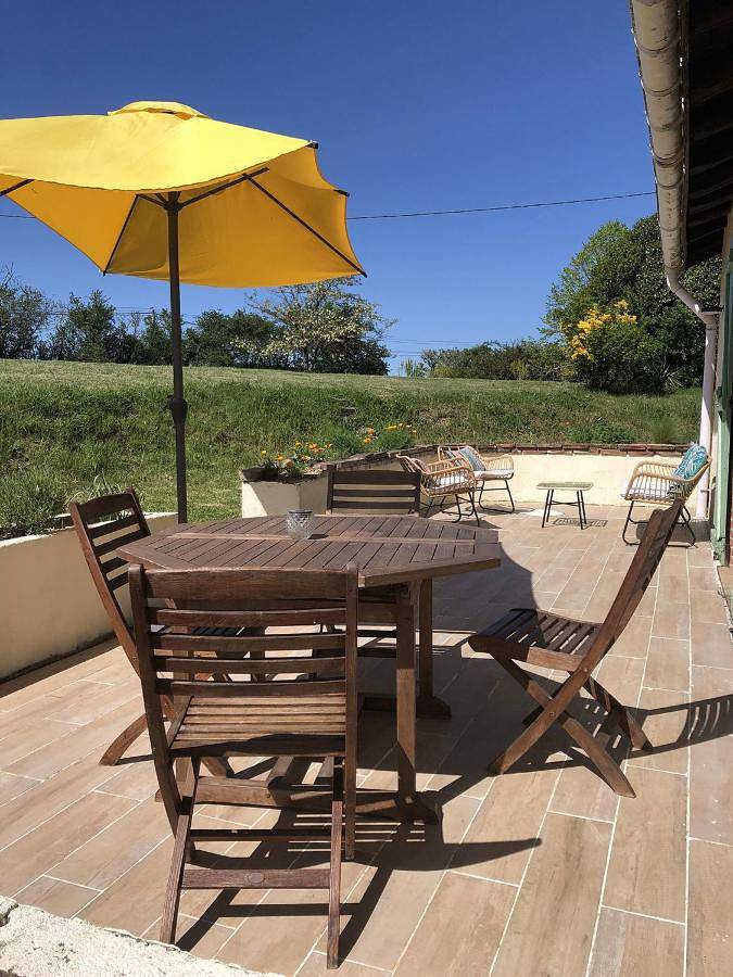 Location de vacances pour 4 personnes, avec Terrasse ainsi que Jardin et Vue à Garganvillar