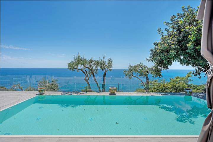 Zimmer Ponente mit Gartenblick, Wlan und Klimaanlage in Caprioli, Pisciotta