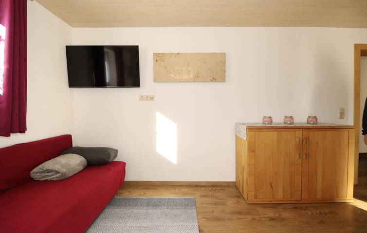 Ganze Ferienwohnung, Appartement mit Bergblick, WiFi und Parkplatz in Wald am Arlberg, Dalaas