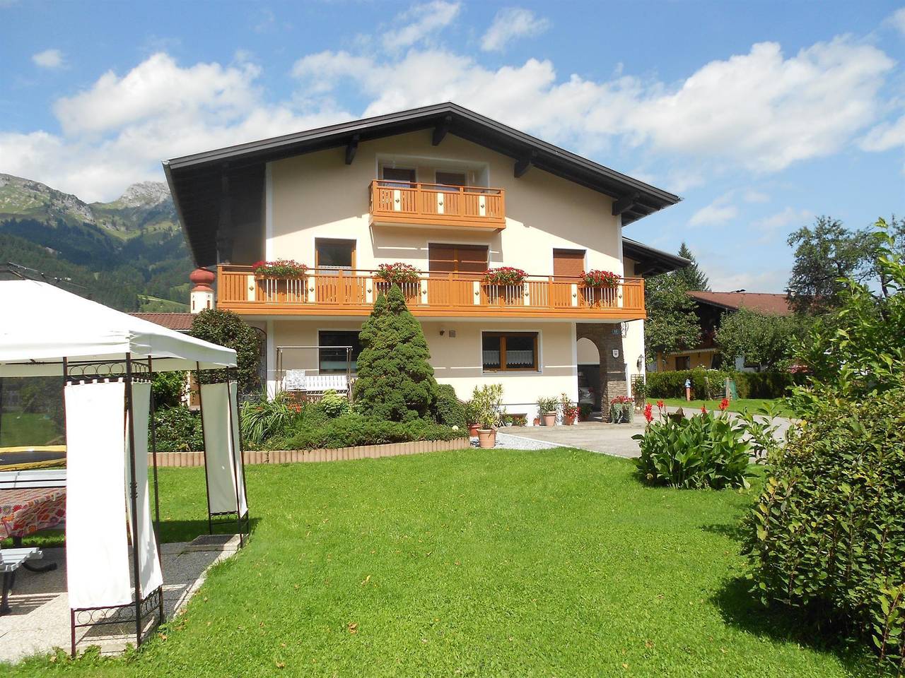 Ganze Ferienwohnung, Appartement/Fewo, Dusche, Wc, 2 Schlafräume in Höfen, Außerfern