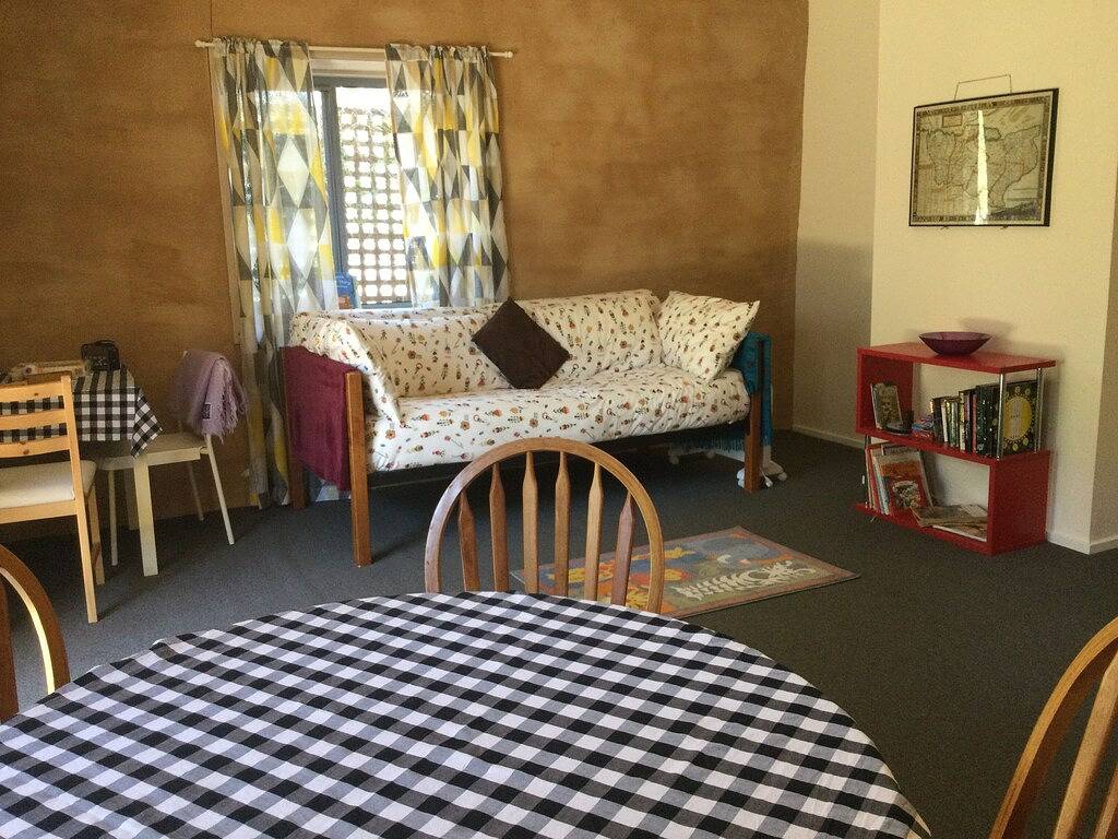 Frogsong Cottage Gelb in Goughs Bay, Shire of Mansfield