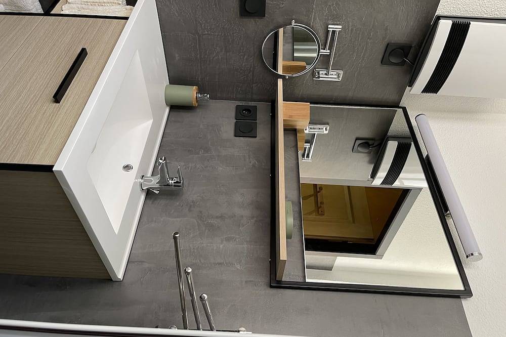 Entire apartment, Jungle Room in Romans-sur-Isère, Valence region