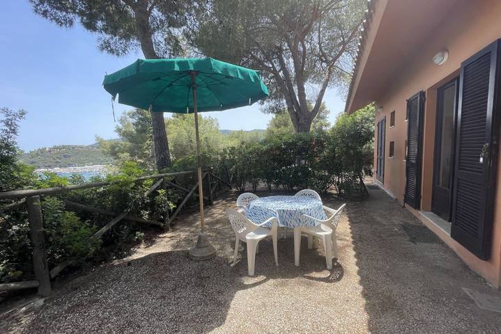 Ferienwohnung für 4 Personen, mit Balkon/Terrasse und Garten in Porto Azzurro - 3