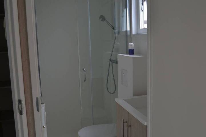 Chalet für 5 Personen, mit Terrasse und Garten in Serooskerke - 4