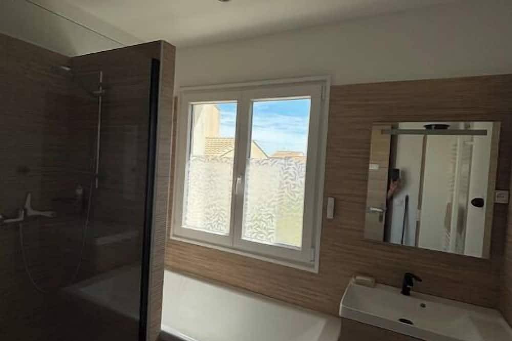 Elegant pool villa with top-of-the-range amenities in Pignan, Mediterranean Coast (France)