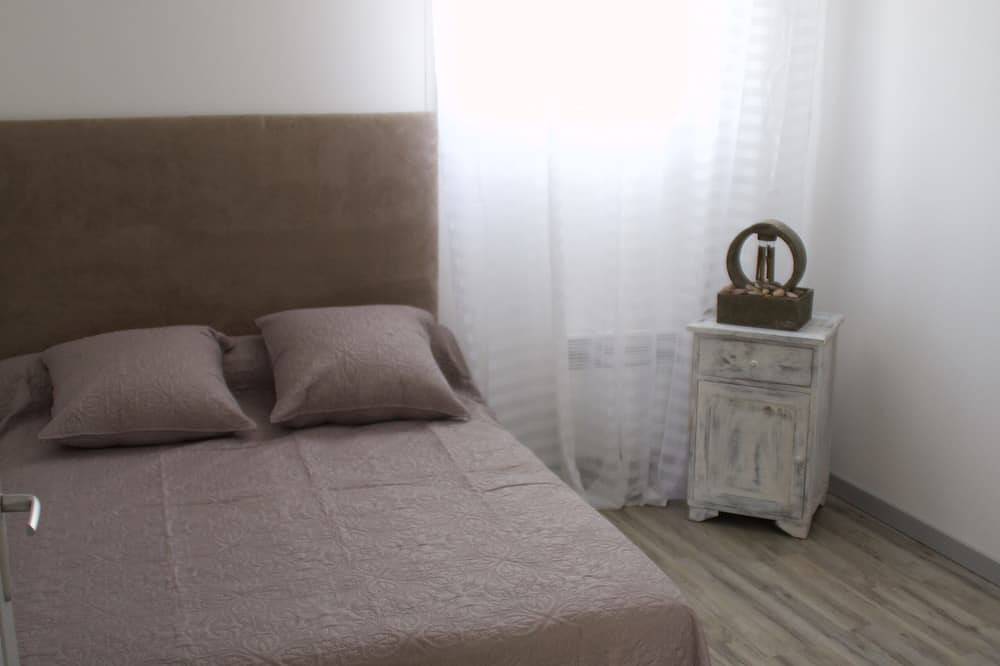 Appartement entier, Charment appartement  T3 (2 chambres) jardinet et terrasse in Fouras, Région de Rochefort