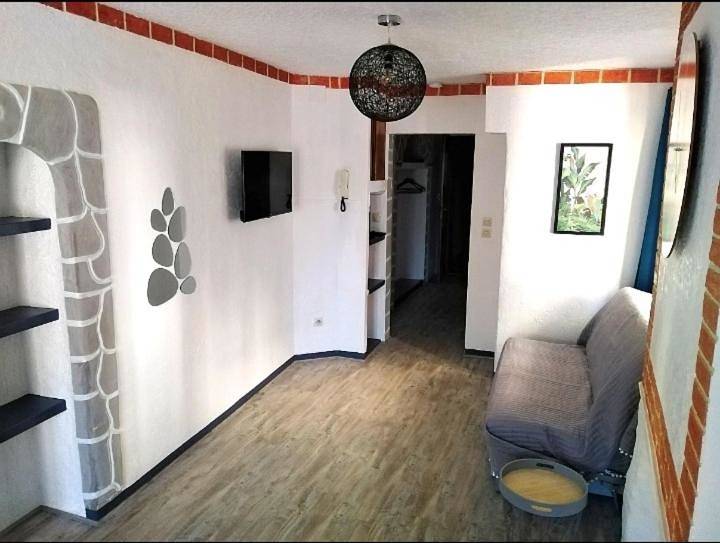 Appartement entier, One-Bedroom Apartment in Pau, Béarn