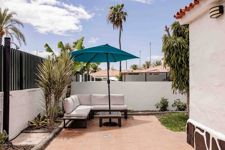 Bungalow für 4 Personen, mit Terrasse und Pool sowie Garten in Playa del Inglés