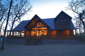 Log Cabin for 10 Guests in Hochatown, Broken Bow Lake, Picture 2