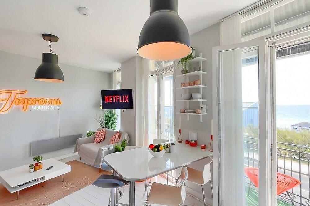 Entire apartment, Seaview Apartment by Turner Contemporary, Margate By Adliv in Botany Bay, Kent
