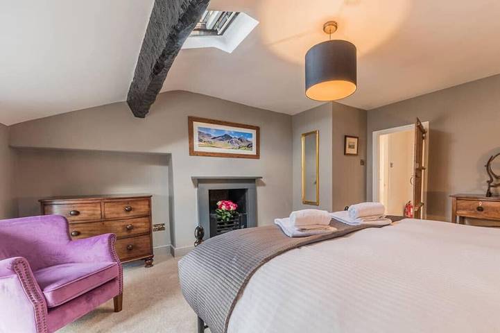 Gorgeous Georgian family friendly property, central Kirkby Lonsdale with parking and Ev charger in Kirkby Lonsdale, Yorkshire Dales National Park