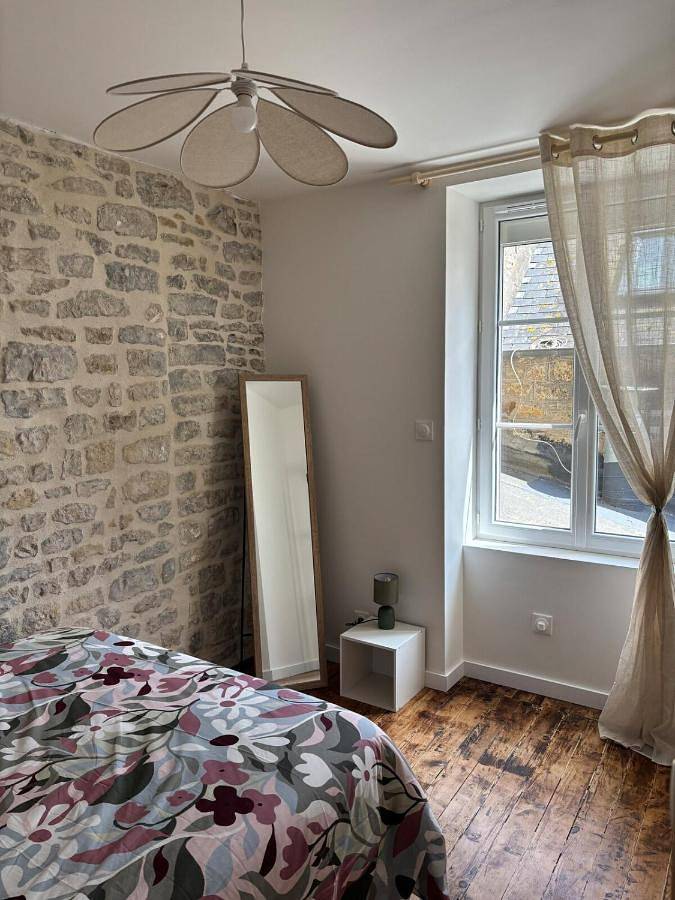 Appartement entier, One-Bedroom Apartment in Sainte-Mère-Église, Région de Cherbourg