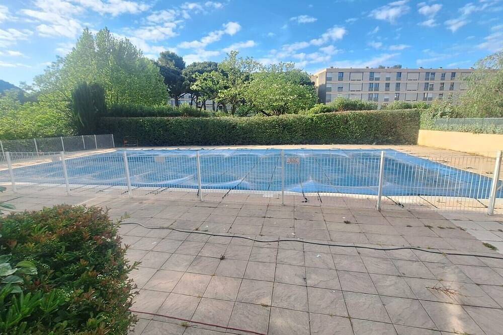 Appartement entier, Appartement « Le Balcon Des Arènes » : Vue Montagne, Piscine Commune et Wi-Fi in Fréjus, Côte méditerranéenne (France)