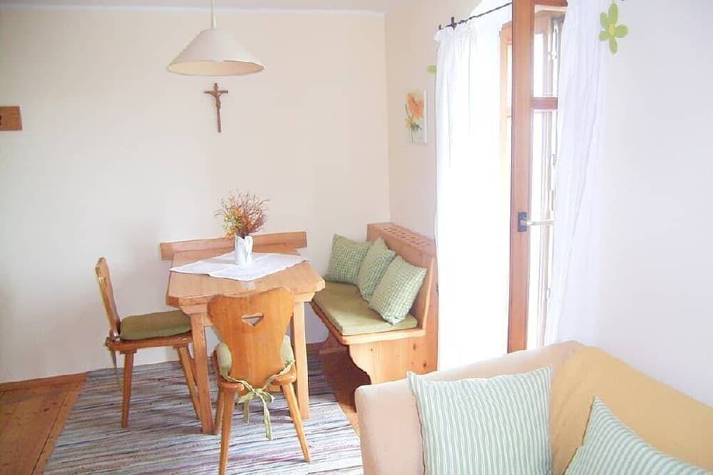 Ganze Wohnung, Gemütliche Ferienwohnung mit Balkon im Oberpfälzer Wald in Schönsee, Naturpark Oberpfälzer Wald