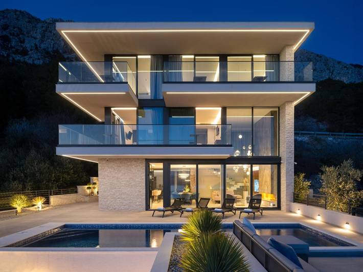 Villa für 10 Personen, mit Pool und Whirlpool sowie Garten und Sauna in Brela