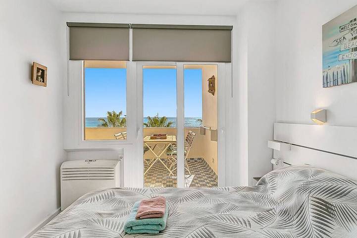 Entire apartment, J95 Cabopino in Playa Cabopino, Marbella