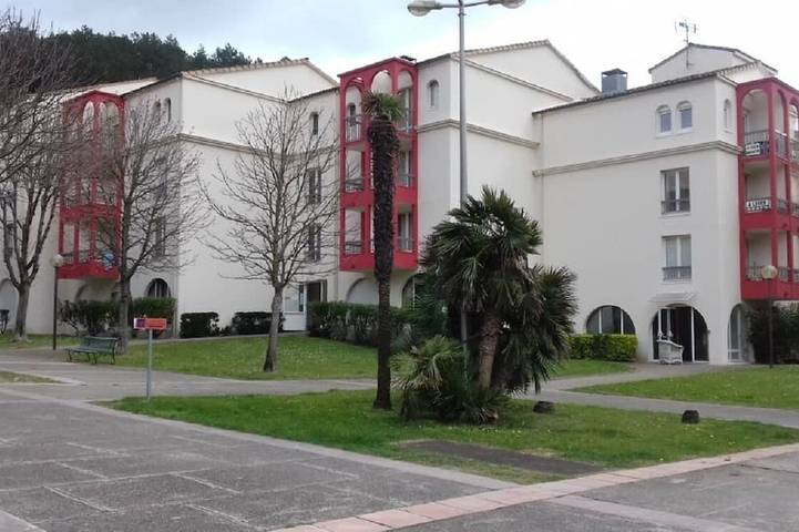 Ganze Wohnung, Studios in Curistes, 4. Stock, mit Balkon, Aufzug und Parkplatz in Lamalou-les-Bains in Lamalou-les-Bains, Béziers und Umgebung