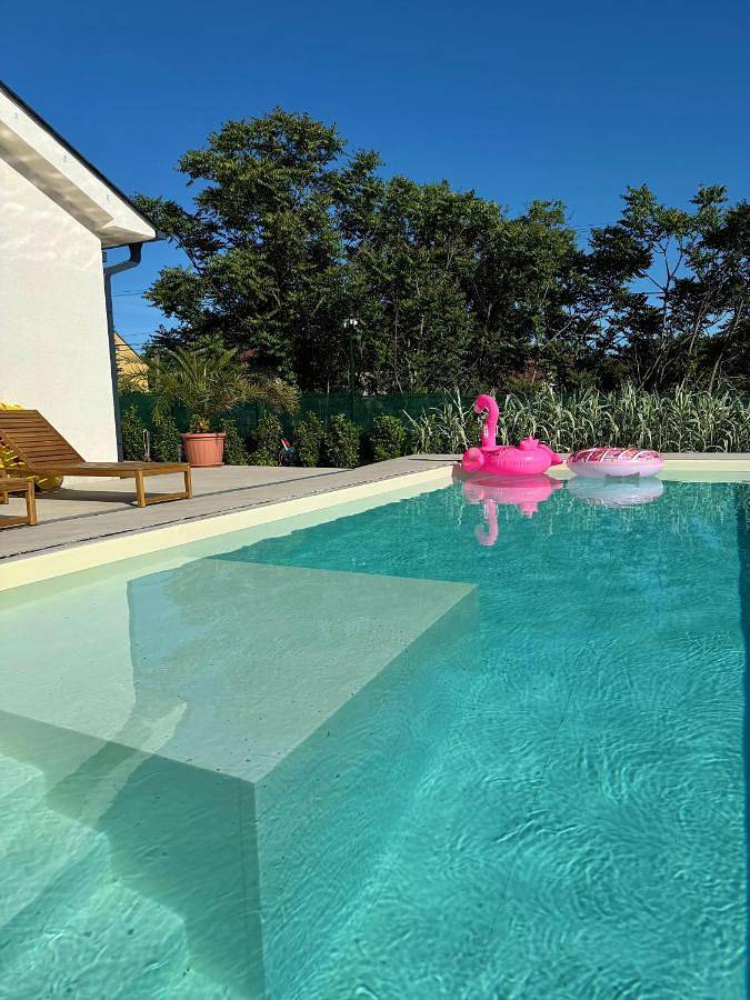 Apartament wakacyjny dla 2 osób, z Taras i Jacuzzi oraz Ogród i Basen w Tiszafüred