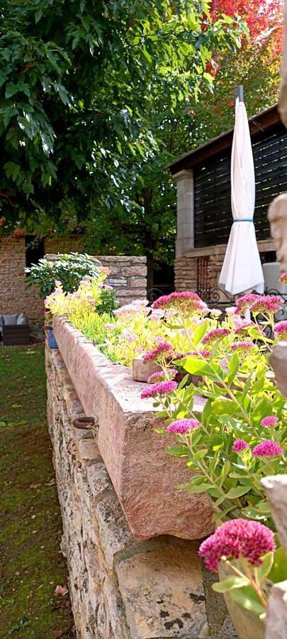 Gîte pour 4 personnes, avec jardin à Boyer - 3