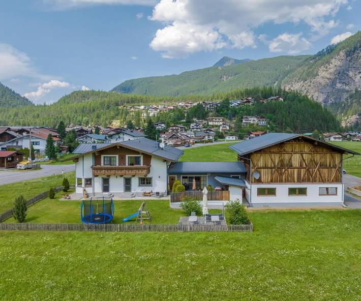 Ferienwohnung für 4 Personen, mit Balkon und Terrasse sowie Garten und Ausblick