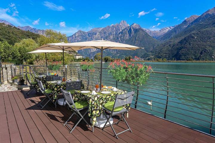 B&b per 2 persone, con Balcone e Terrazza nonché Vista lago e Panorama in Valtellina