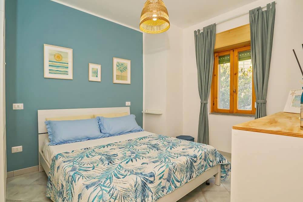 Entire apartment, Cozy apartment with spectacular views of the gulf and Capri. in Cilento