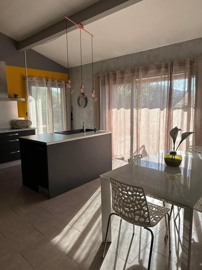 Location de vacances pour 8 personnes, avec piscine ainsi que jardin et terrasse, animaux acceptés à Barbaggio - 4