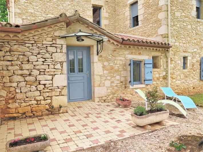 Location de vacances pour 4 personnes, avec Terrasse ainsi que Jardin et Vue à Blanquefort-sur-Briolance