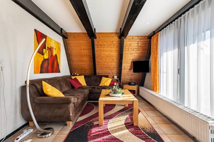 Ferienhaus 'Haus Malerwinkel' mit privater Terrasse, Garten und WLAN in Burhave, Butjadingen
