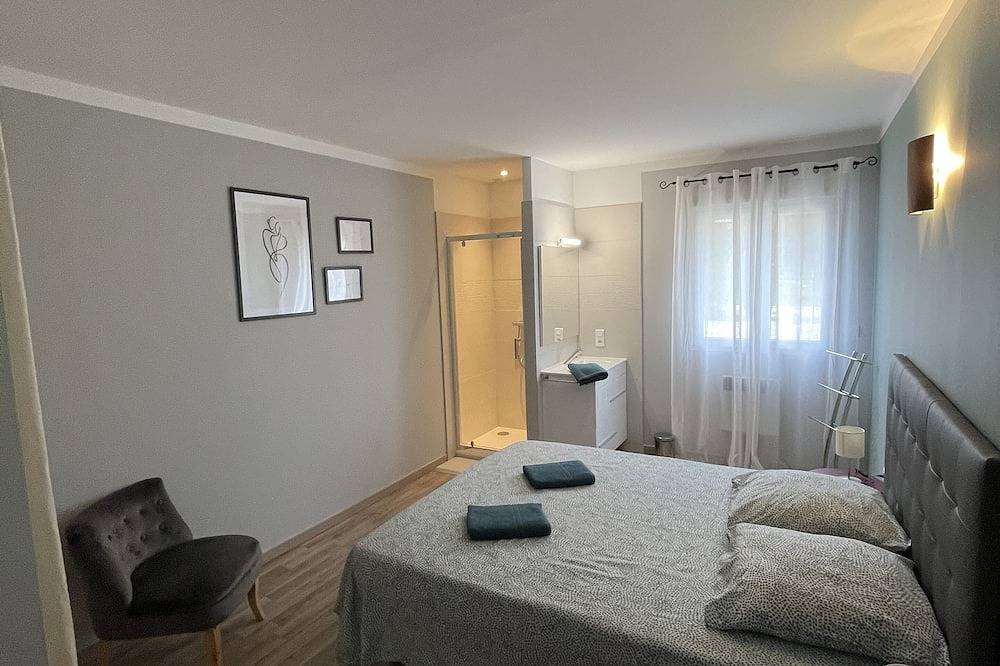 Villa Tavel, near Avignon in Tavel, Region de Nimes
