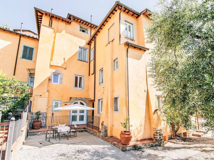 Appartamento intero, Wohnung 'The Grapefruit' mit Whirlpool in Uzzano, Provincia di Pistoia