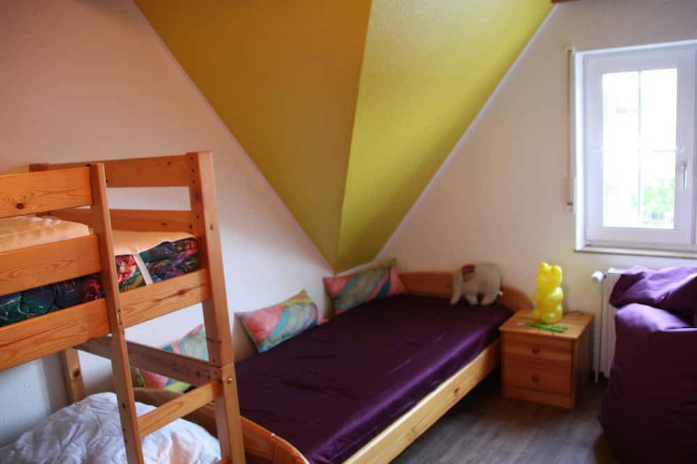 Großzügiges Ferienhaus im Herzen von Dangast; 200 vom Strand; kinderfreundlich in Nordseebad Dangast, Varel