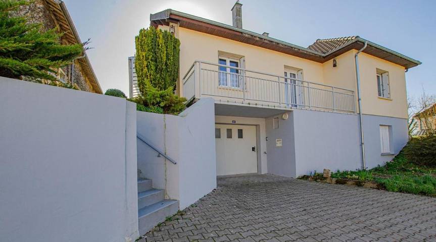 Gîte pour 6 personnes, avec jardin et terrasse dans Poivres