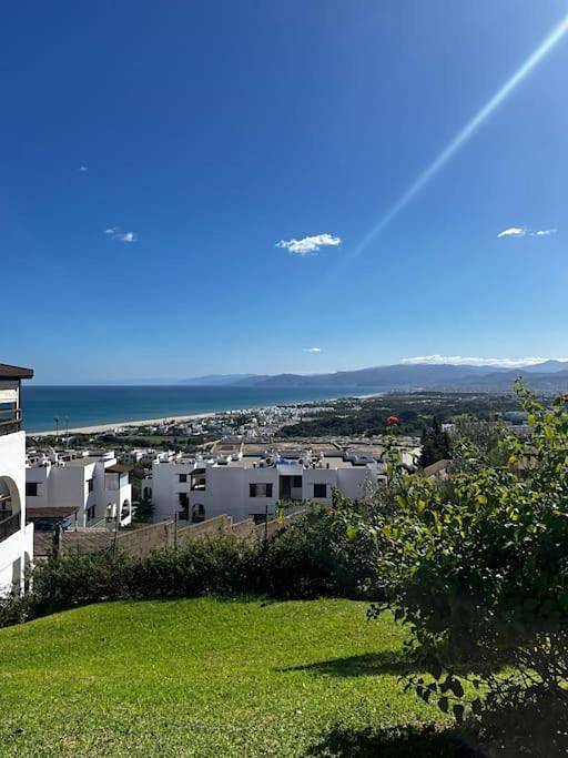 Gîte pour 7 personnes, avec piscine ainsi que jardin et vue dans Cabo Negro