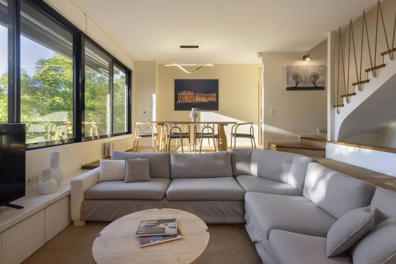 Agras 41·Spacious 3bdr Townhouse with Monumental V in Central Section of Athens, Athens