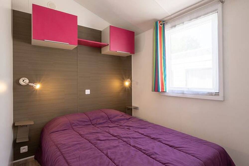 Mobil home 3 chambres avec terrasse - 7 personnes in La Chaize-Giraud, Vallée de la Loire