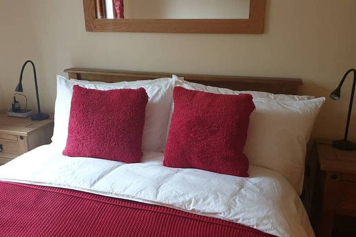 Ganze Wohnung, Neu renovierte Balkonwohnung mit toller Aussicht in Drumnadrochit, Highlands