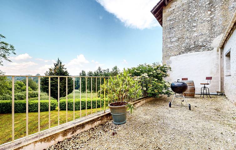 Location de vacances pour 10 personnes, avec jardin ainsi que terrasse et piscine à Les Lèves-et-Thoumeyragues - 3