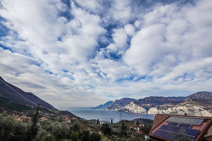 Villa pour 15 personnes, avec jardin et balcon à Malcesine