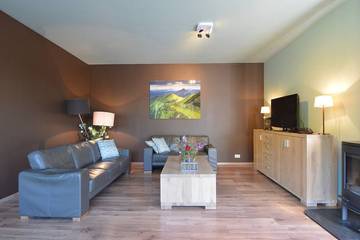 Villa pour 9 personnes, avec sauna ainsi que terrasse et jacuzzi au Province de Luxembourg