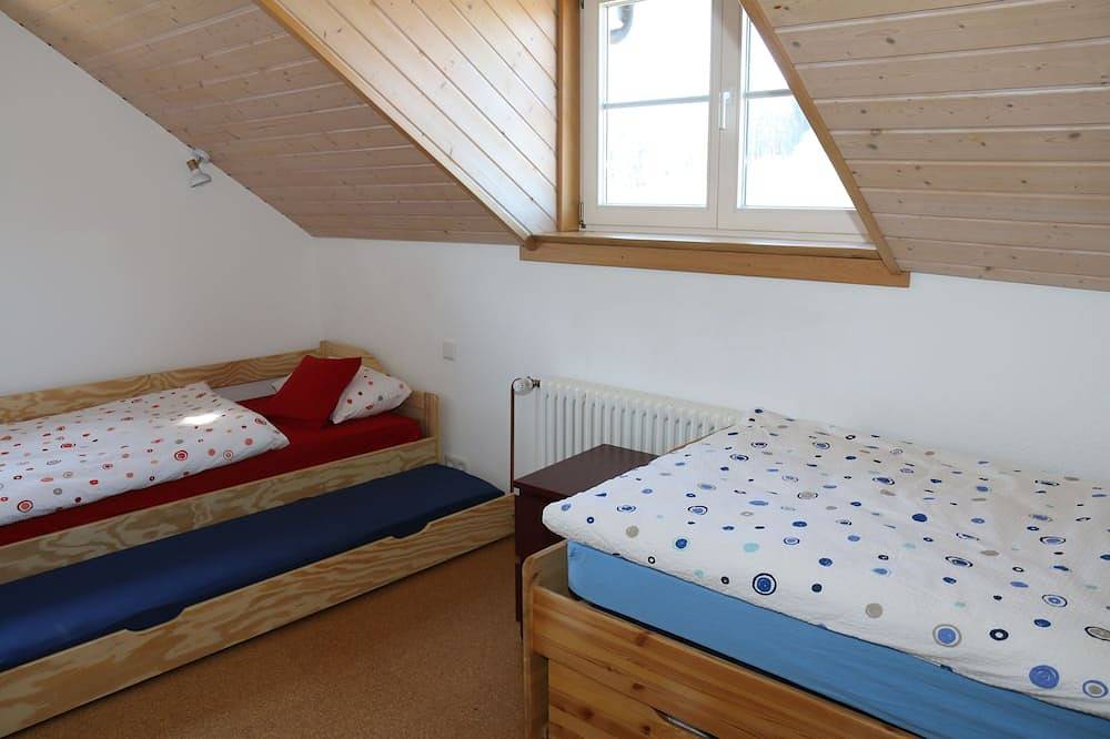 Ganze Wohnung, Große  Ferienwohnung, herrliche Aussicht ins Grüne,ca.6 km vom Bodensee entfernt in Tettnang, Region Bodensee-Oberschwaben
