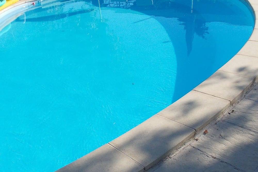 Ganze Wohnung, Vermietung einer Wohnung in einem provenzalischen Bauernhaus in Pontet mit Swimmingpool in Le Pontet, Vaucluse