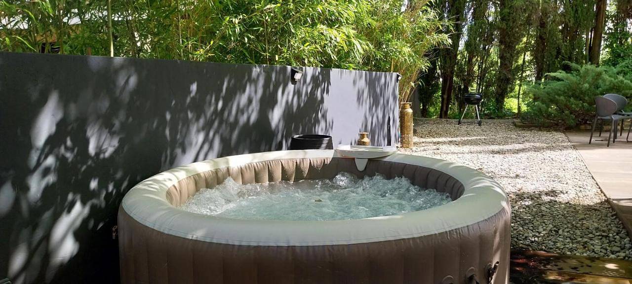 Queen Room with Pool View in Draguignan, Région de Draguignan