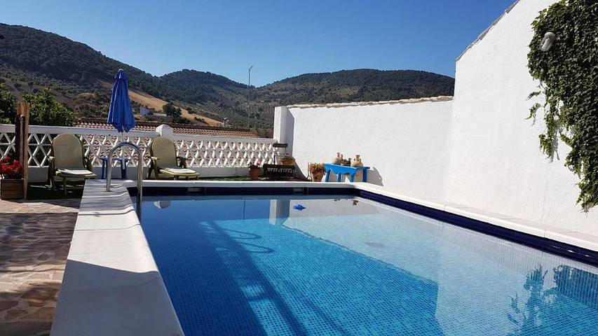 Casa rural para 7 personas, con piscina además de jardín y vistas en Sierra Mágina - 2