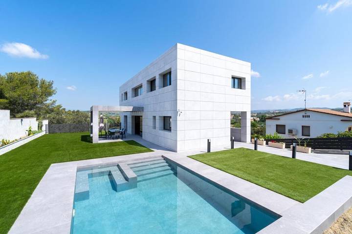 Casa rural para 8 personas, con Jacuzzi y Terraza además de Jardín y Piscina en La Secuita - 2