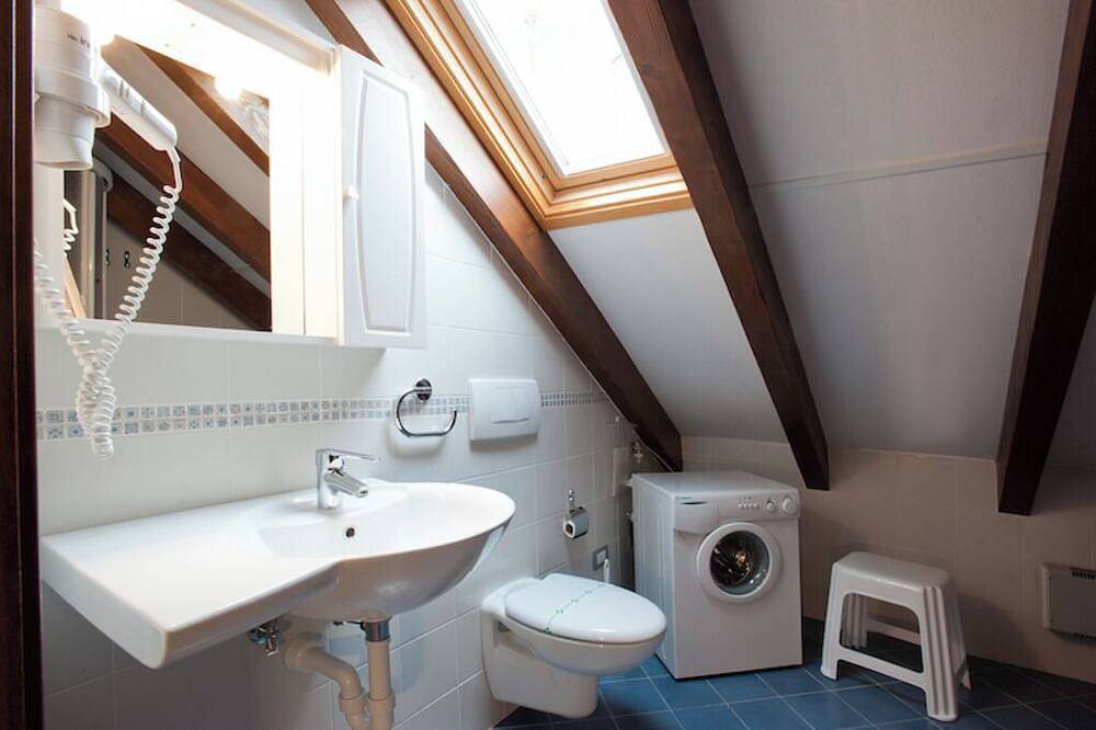 Appartamento intero, Mansarda Pineta\n-Montagna a Due Passi\nposizione perfetta, parcheggio gratuito in Santa Maria Maggiore (Città), Comune di Santa Maria Maggiore